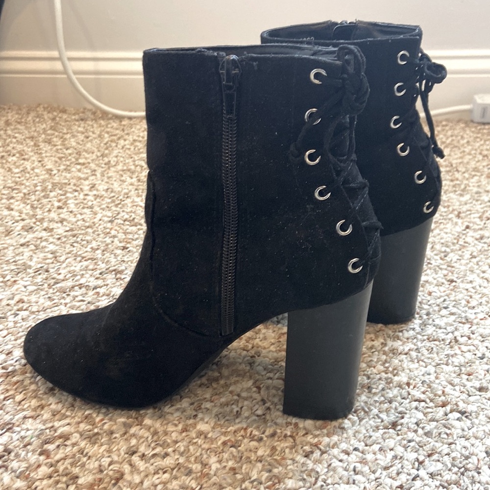 Size 6 Forever 21 black ankle booties - really good condition!